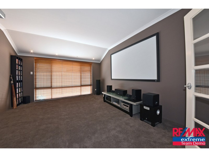 178 St Stephens Crescent, Tapping WA 6065