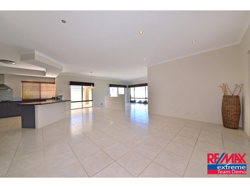 178 St Stephens Crescent, Tapping WA 6065