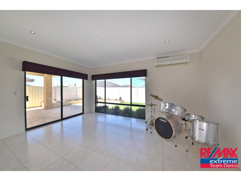 178 St Stephens Crescent, Tapping WA 6065