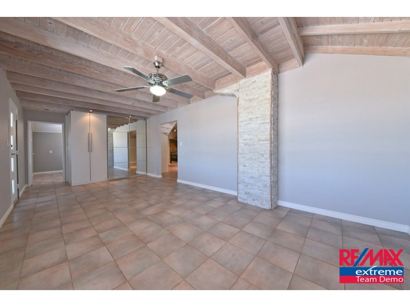 8 Burnett Drive, Clarkson WA 6030