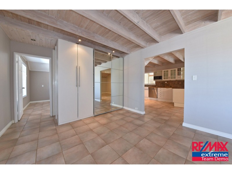 8 Burnett Drive, Clarkson WA 6030