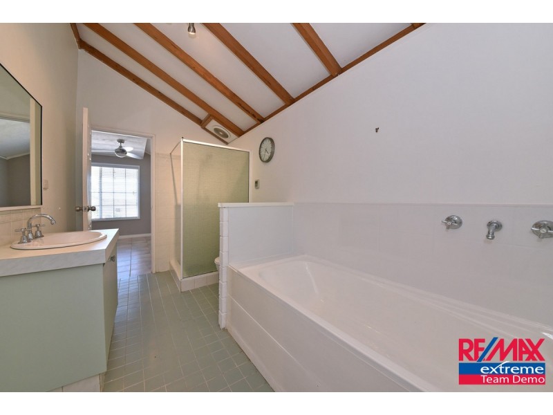 8 Burnett Drive, Clarkson WA 6030