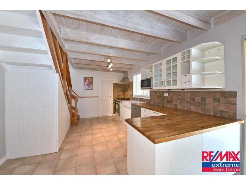 8 Burnett Drive, Clarkson WA 6030