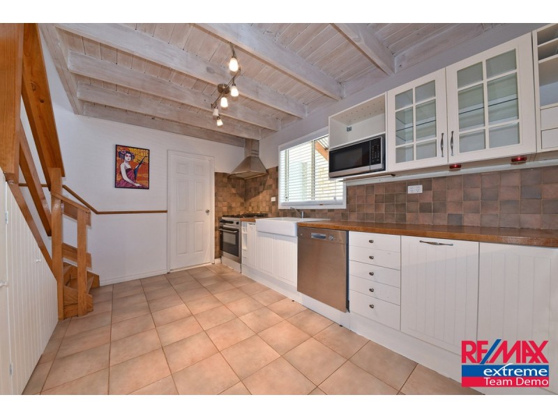 8 Burnett Drive, Clarkson WA 6030