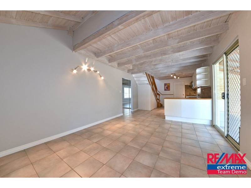 8 Burnett Drive, Clarkson WA 6030