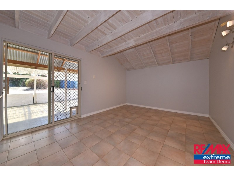 8 Burnett Drive, Clarkson WA 6030