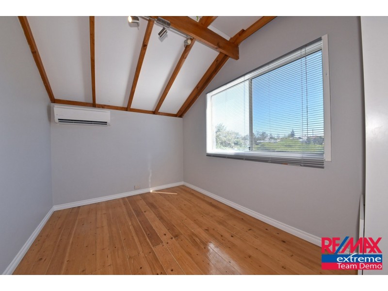 8 Burnett Drive, Clarkson WA 6030