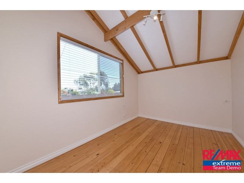 8 Burnett Drive, Clarkson WA 6030