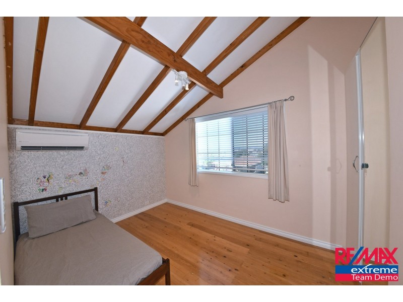 8 Burnett Drive, Clarkson WA 6030