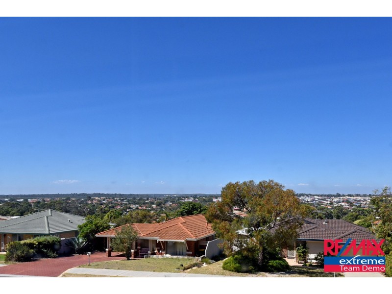 8 Burnett Drive, Clarkson WA 6030