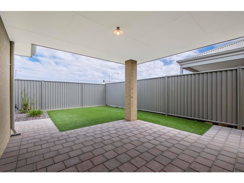 15 Fulvous Loop, Eglinton WA 6034