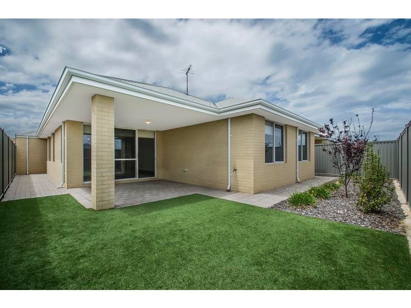 15 Fulvous Loop, Eglinton WA 6034