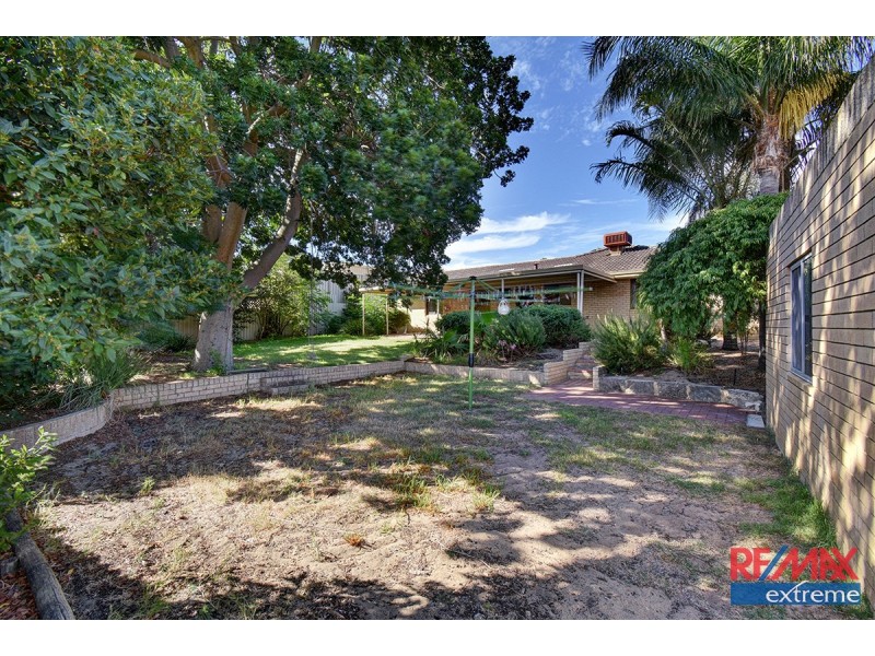 52 Yallambee Crescent, Wanneroo WA 6065