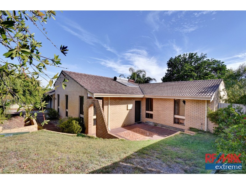 52 Yallambee Crescent, Wanneroo WA 6065