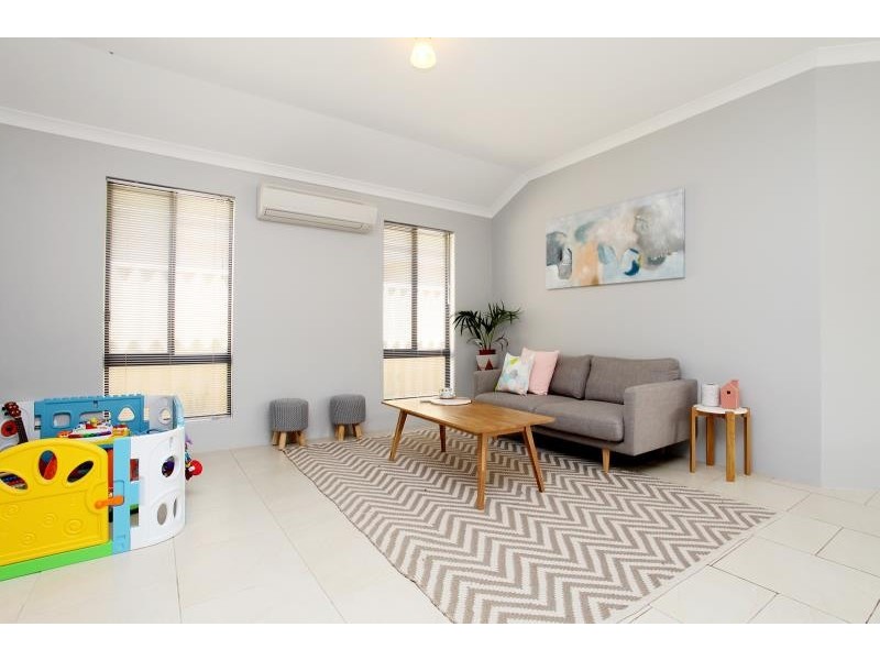 32 Costelloe Gardens, Butler WA 6036