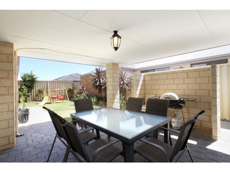 32 Costelloe Gardens, Butler WA 6036