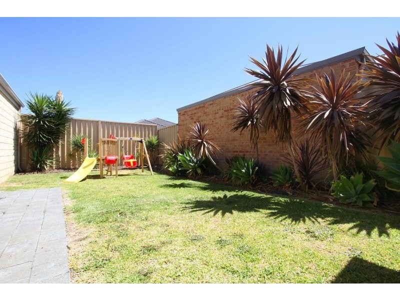 32 Costelloe Gardens, Butler WA 6036