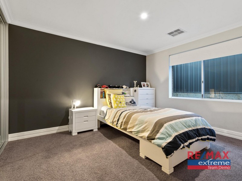 23 Redheart Road, Carramar WA 6031