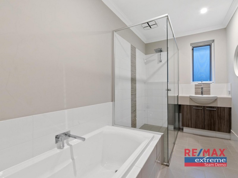 23 Redheart Road, Carramar WA 6031