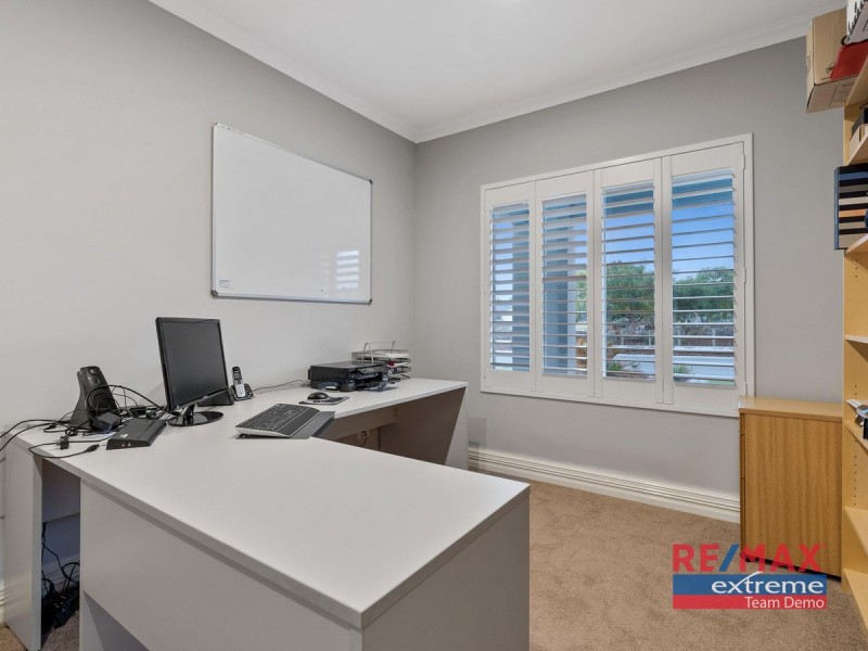 23 Redheart Road, Carramar WA 6031