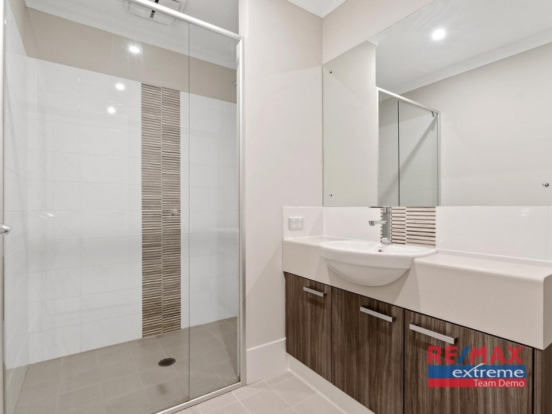 23 Redheart Road, Carramar WA 6031