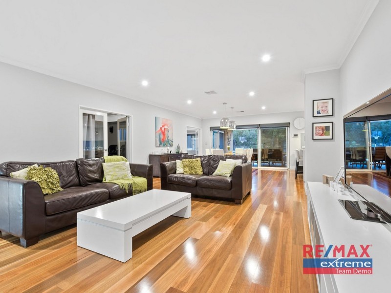 23 Redheart Road, Carramar WA 6031