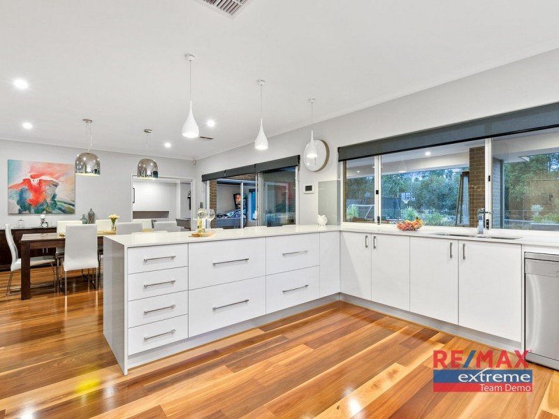 23 Redheart Road, Carramar WA 6031