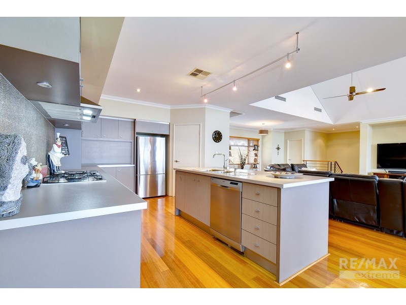 214 Ocean Drive, Quinns Rocks WA 6030