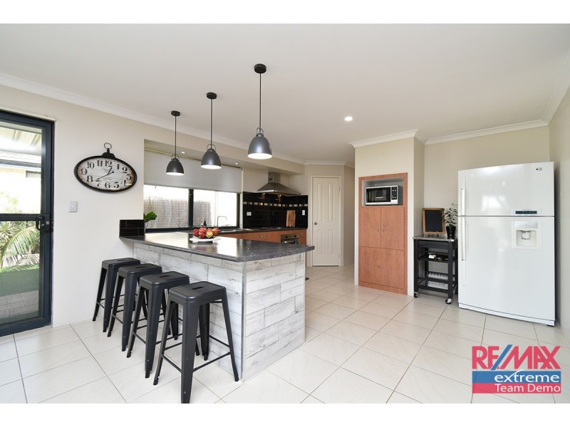 1 Hewlett Turn, Tapping WA 6065