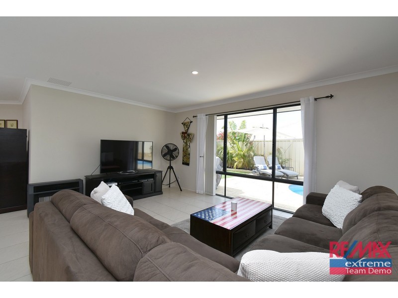 1 Hewlett Turn, Tapping WA 6065