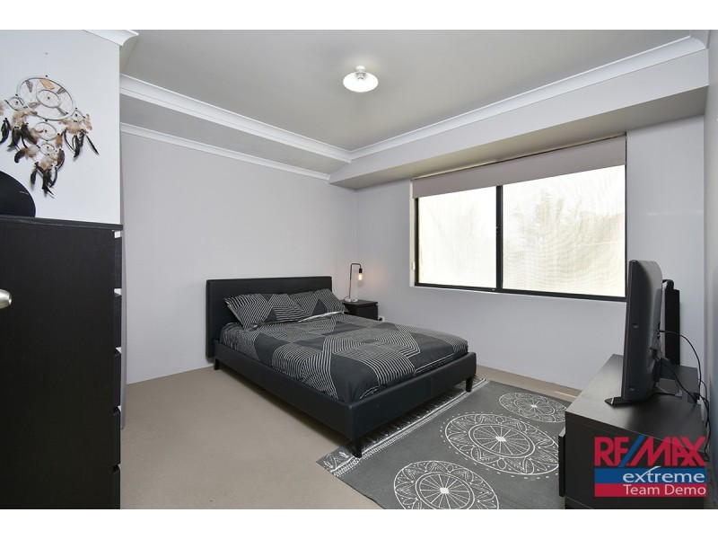 1 Hewlett Turn, Tapping WA 6065