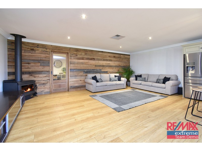 39 Lee-Steere Drive, Mariginiup WA 6078