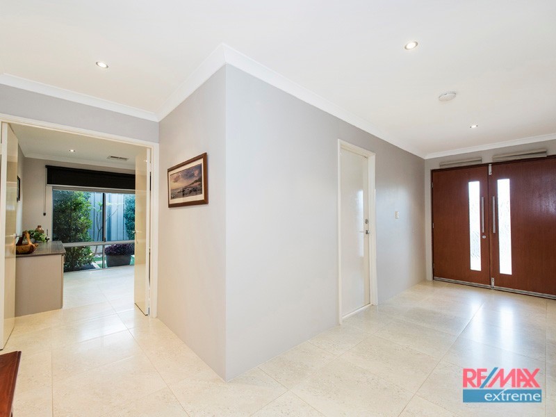7 Cairo Way, Wanneroo WA 6065