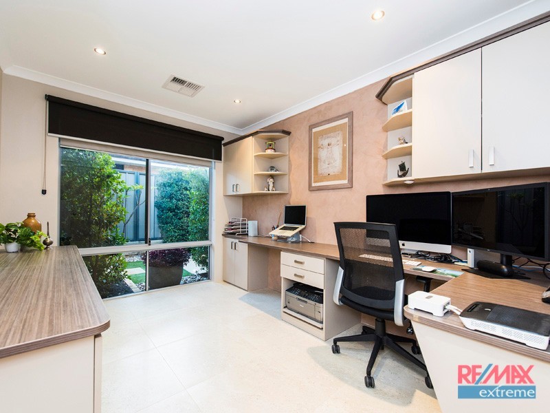 7 Cairo Way, Wanneroo WA 6065