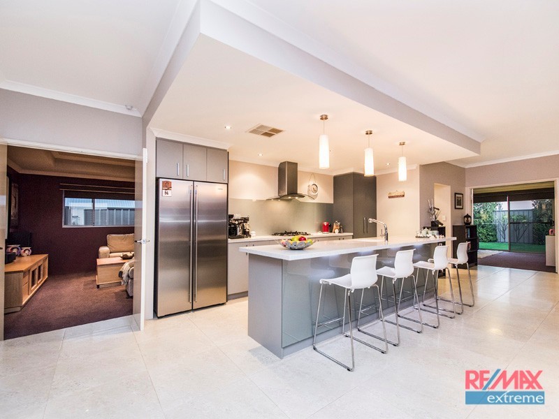 7 Cairo Way, Wanneroo WA 6065