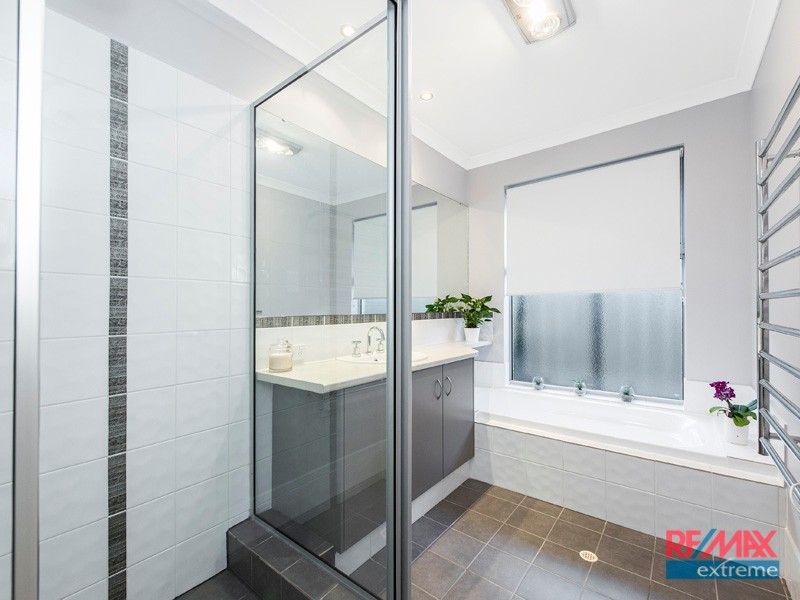 7 Cairo Way, Wanneroo WA 6065