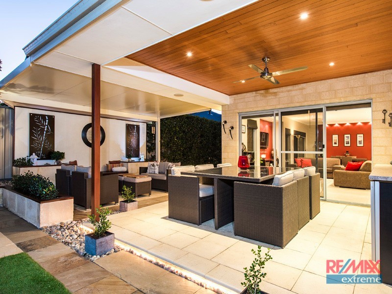 7 Cairo Way, Wanneroo WA 6065