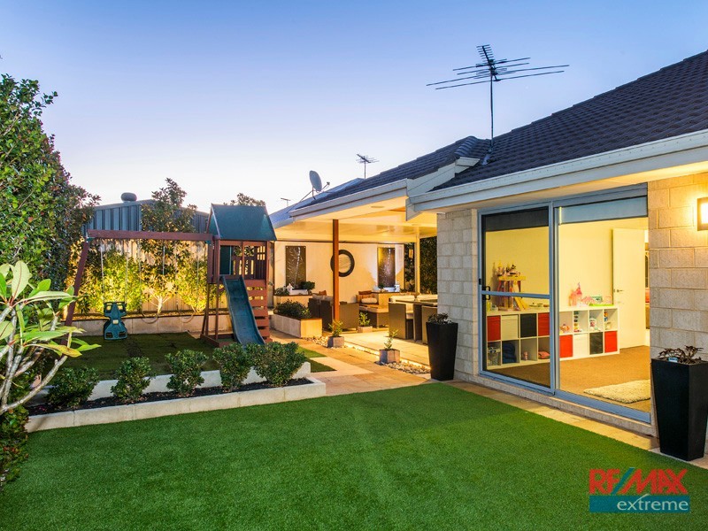 7 Cairo Way, Wanneroo WA 6065