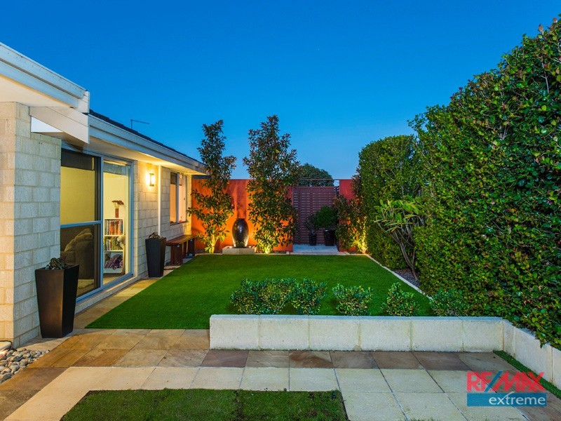 7 Cairo Way, Wanneroo WA 6065