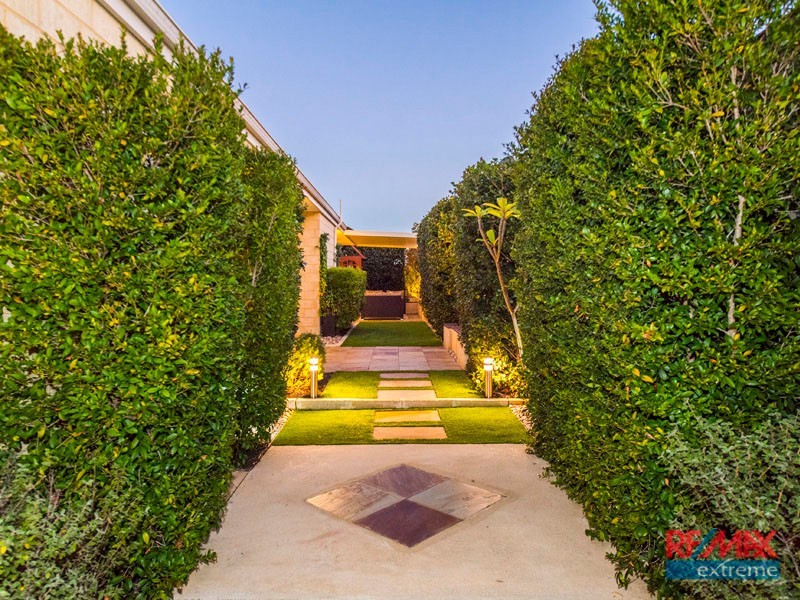 7 Cairo Way, Wanneroo WA 6065