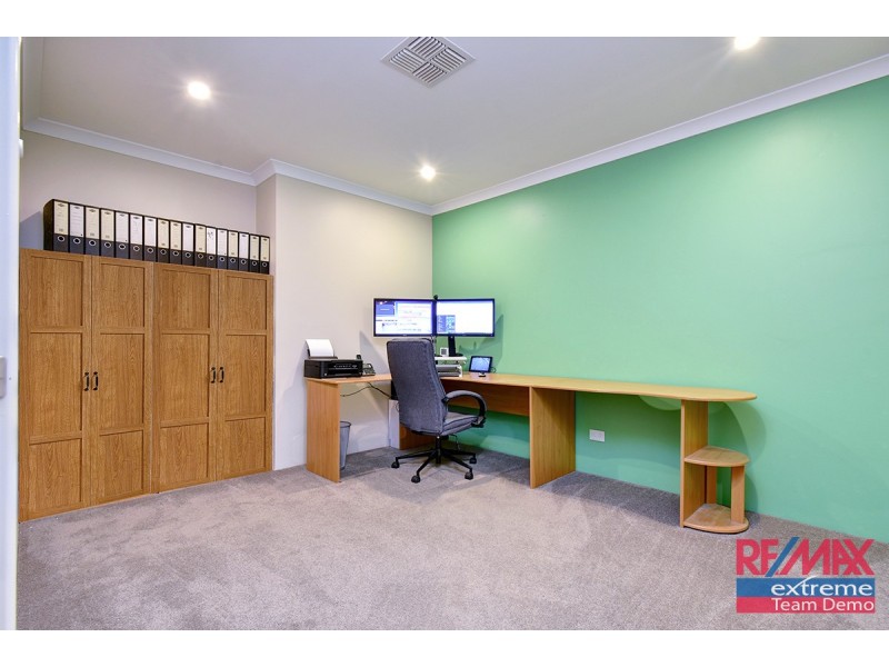 27 Redheart Road, Carramar WA 6031