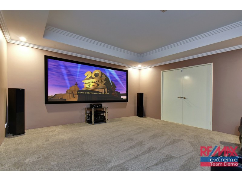 27 Redheart Road, Carramar WA 6031