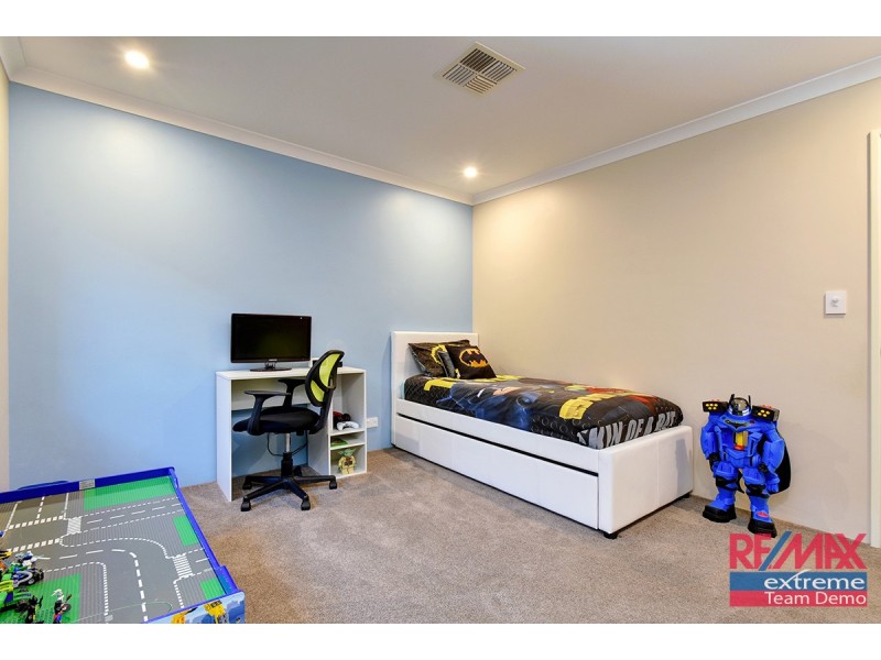 27 Redheart Road, Carramar WA 6031