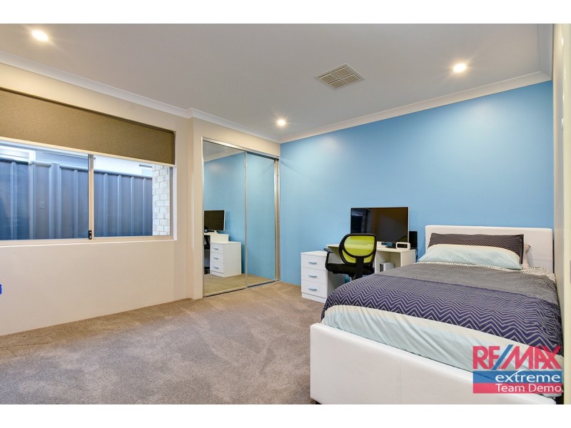 27 Redheart Road, Carramar WA 6031