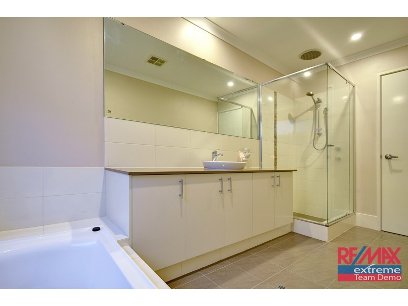 27 Redheart Road, Carramar WA 6031