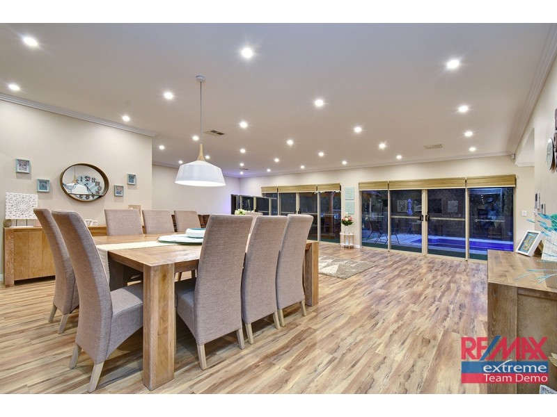 27 Redheart Road, Carramar WA 6031