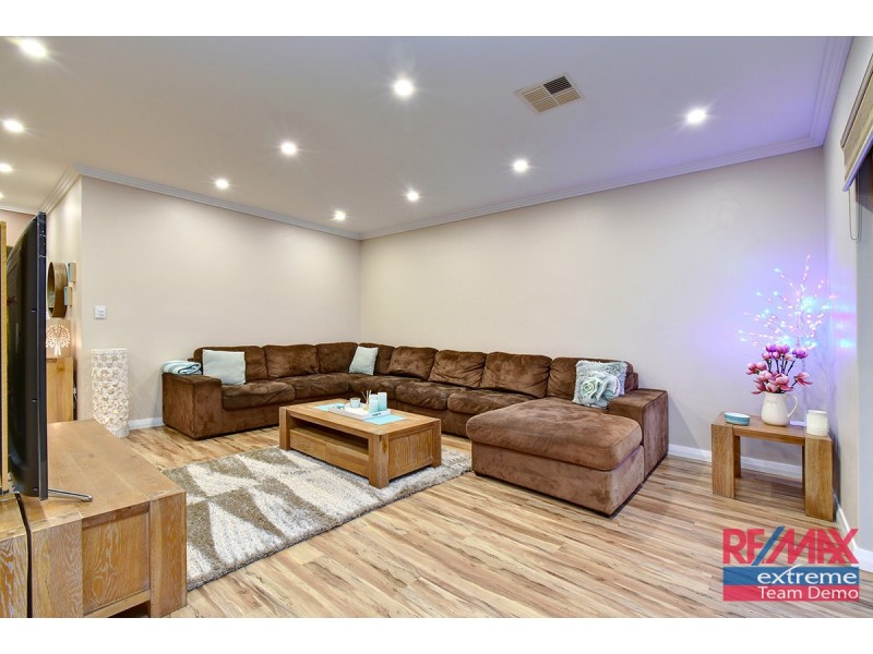 27 Redheart Road, Carramar WA 6031