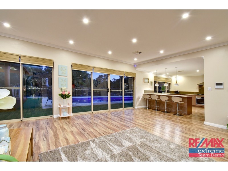 27 Redheart Road, Carramar WA 6031