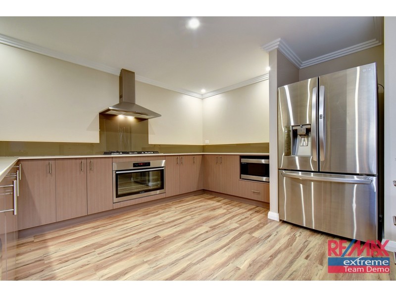 27 Redheart Road, Carramar WA 6031