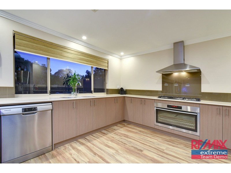 27 Redheart Road, Carramar WA 6031